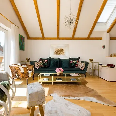 Pfamhaus Luxury Feriehus *