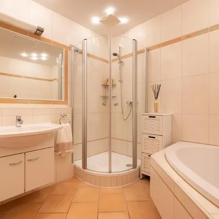 בית נופש Pfamhaus Luxury *