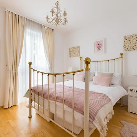 Pfamhaus Luxury בית נופש